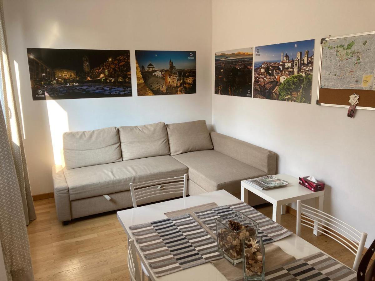 The Little House In Bergamo Apartment Bagian luar foto
